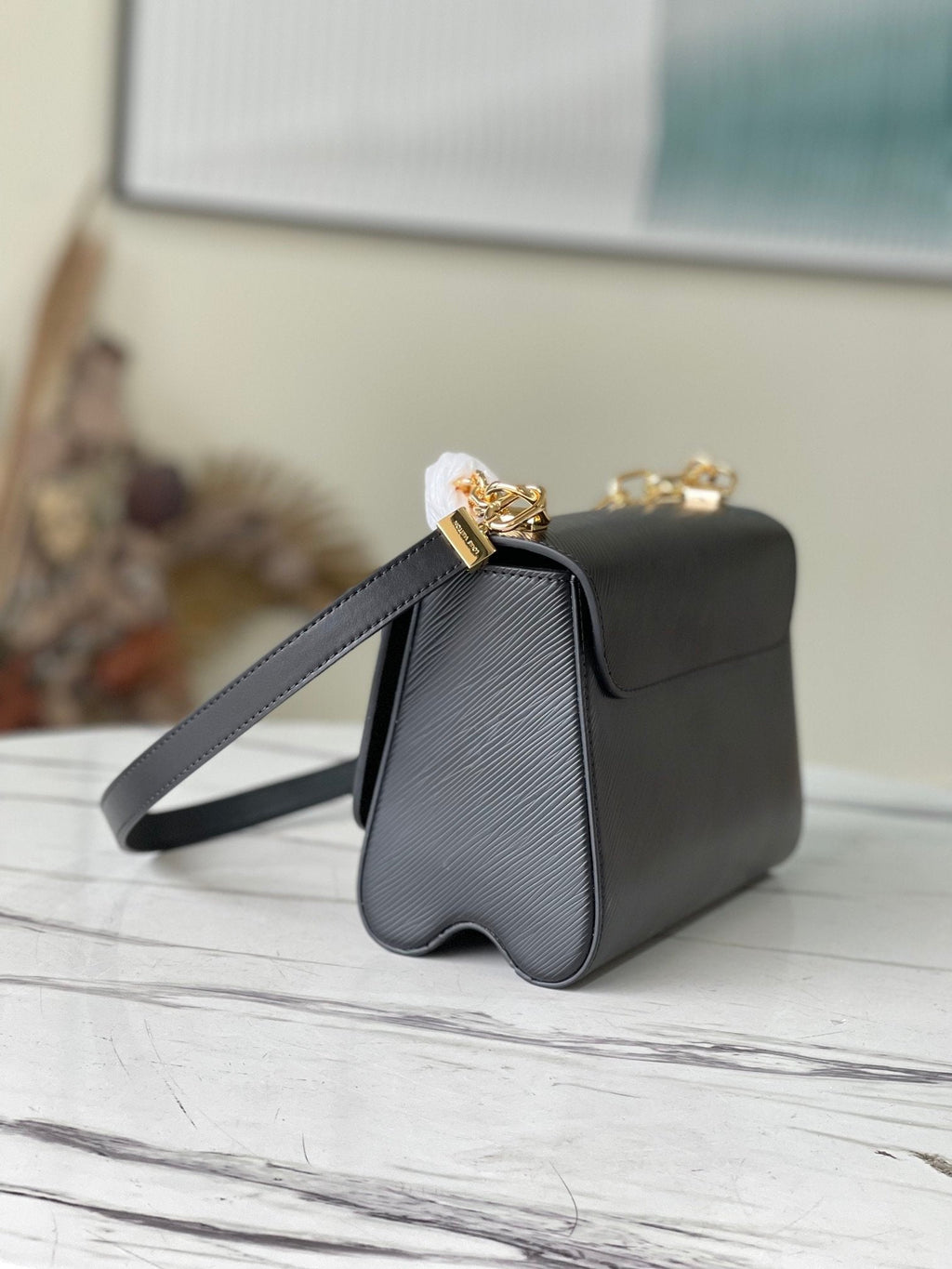 Louis Vuitton Twist MM Monogram GlamIower Black For Women,  Shoulder And Crossbody Bags 9.1in/23cm Louis Vuitton M59402