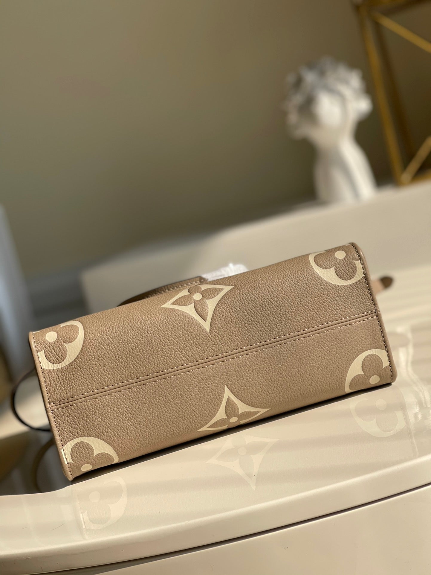 Louis Vuitton OnTheGo PM Tote Bag Monogram Empreinte Beige/Cream For Women, WomenÃƒÂ¢Ã¢â€šÂ¬Ã¢â€žÂ¢s Handbags, Shoulder And Crossbody Bags 9.8in/25cm Louis Vuitton M45779
