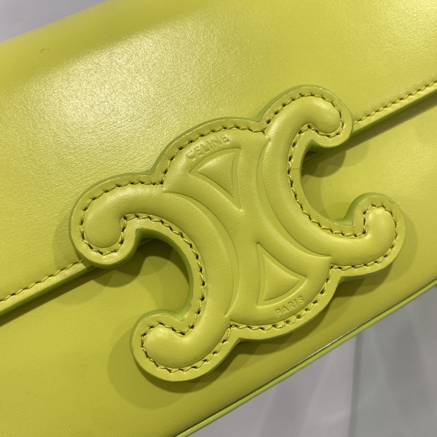 Chain Shoulder Bag Cuir Triomphe Green For Women 7.9in/20cm