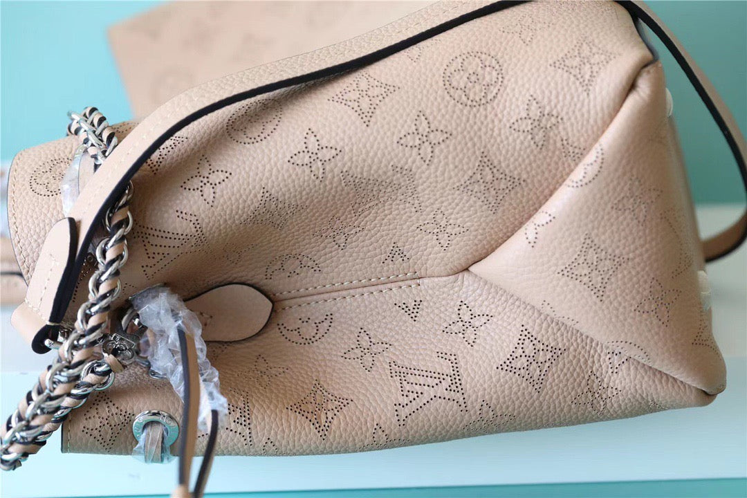 Louis Vuitton Bella Tote Mahina Coquille For Women,  Shoulder And Crossbody Bags 12.6in/32cm Louis VuittonÃƒâ€šÃ‚Â 