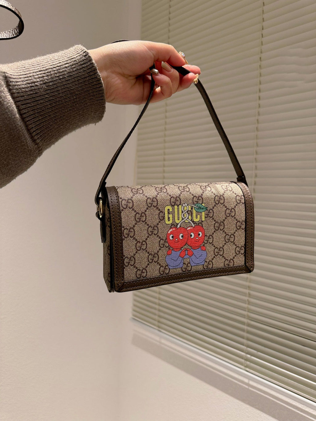 LB - New 1:1 rep  Bags Gucci 520
