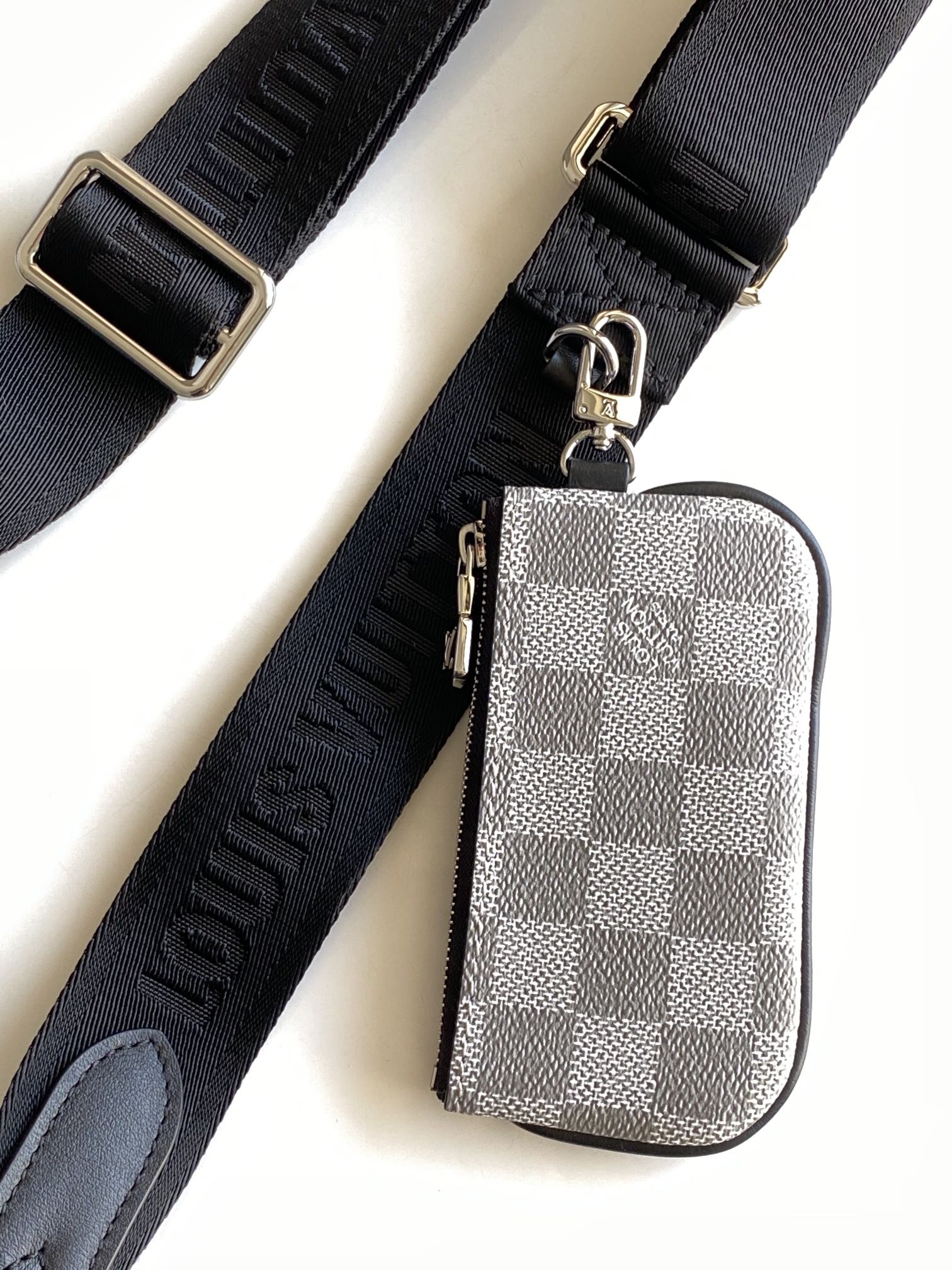 Louis Vuitton Trio Messenger Damier Graphite Plaster For Men, Bags, Shoulder And Crossbody Bags 9.8in/25cm Louis Vuitton