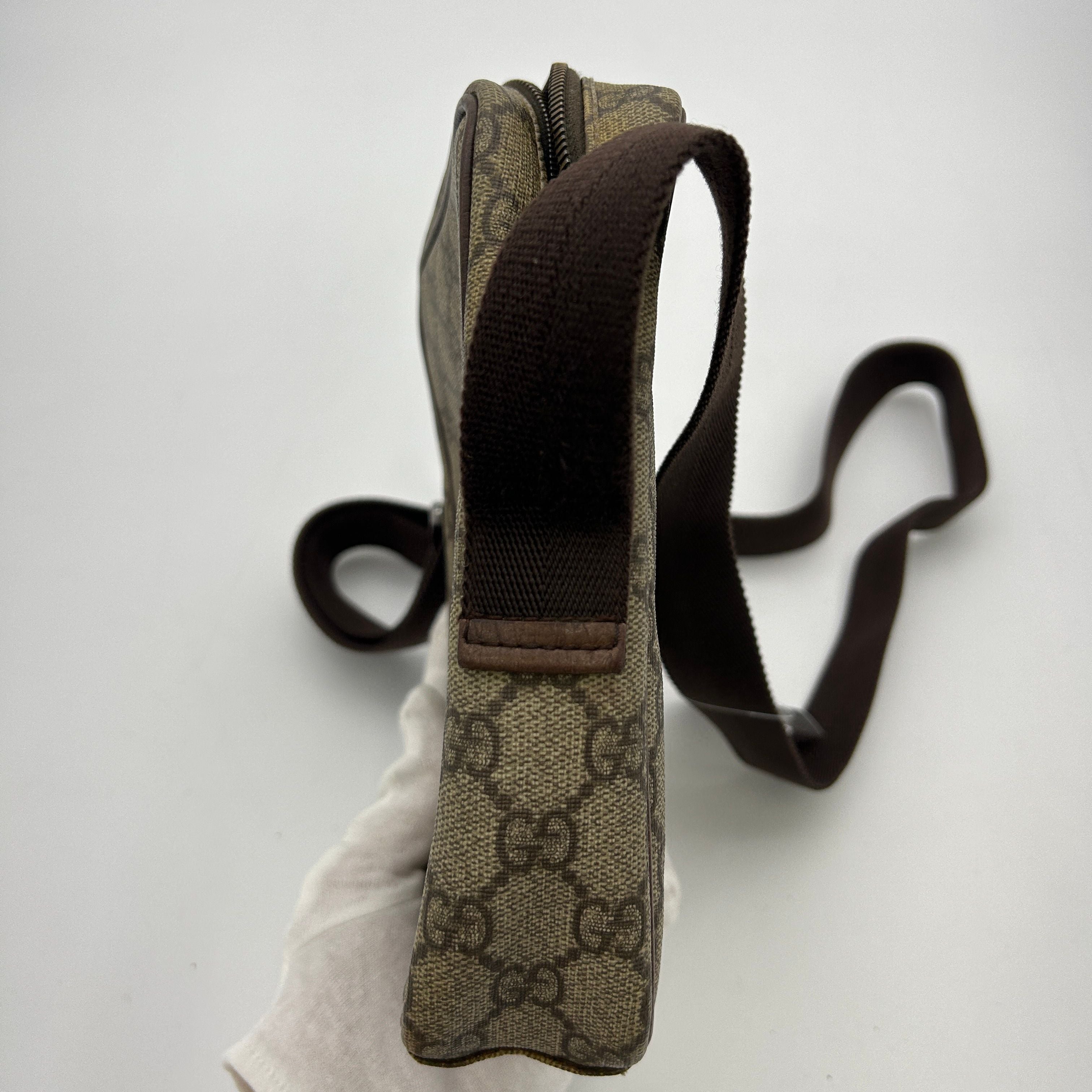 Gucci Gucci Supreme Crossbody Shoulder Bag gu8813ge
