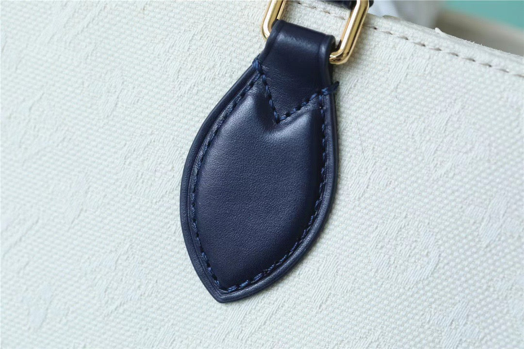 Louis Vuitton Onthego MM Monogram Giant And Raffia White/ Black For Women,  Shoulder And Crossbody Bags 35cm/13.8in Louis Vuitton 