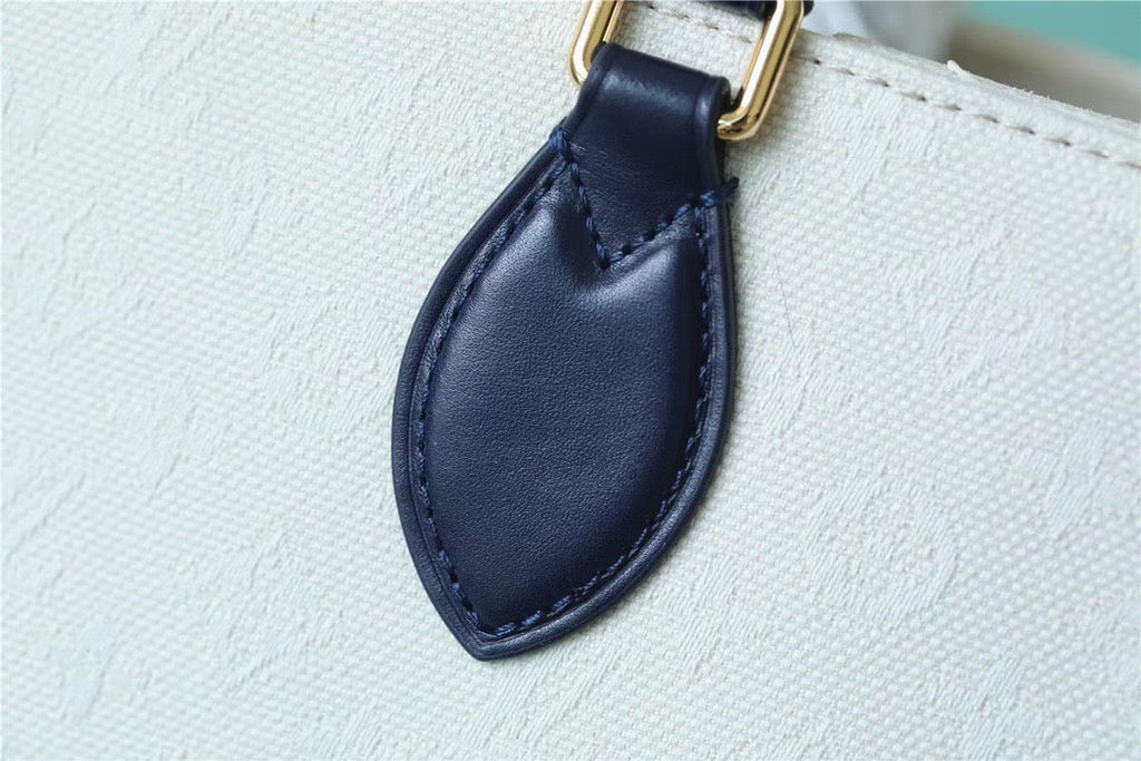 Louis Vuitton Onthego MM Monogram Giant And Rafa White/ Black For Women,  Shoulder And Crossbody Bags 35cm/13.8in Louis VuittonÃƒâ€šÃ‚Â 