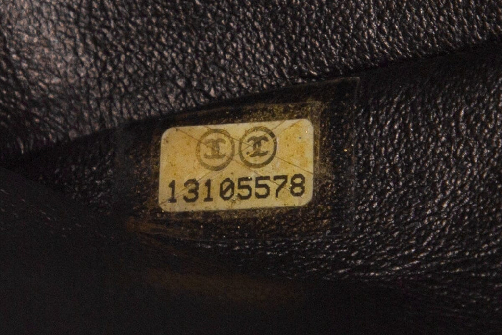 Chanel 2009-2010 Maxi Classic Flap Gunmetal Quilted Lambskin Handbag W SiLouis Vuittoner HW