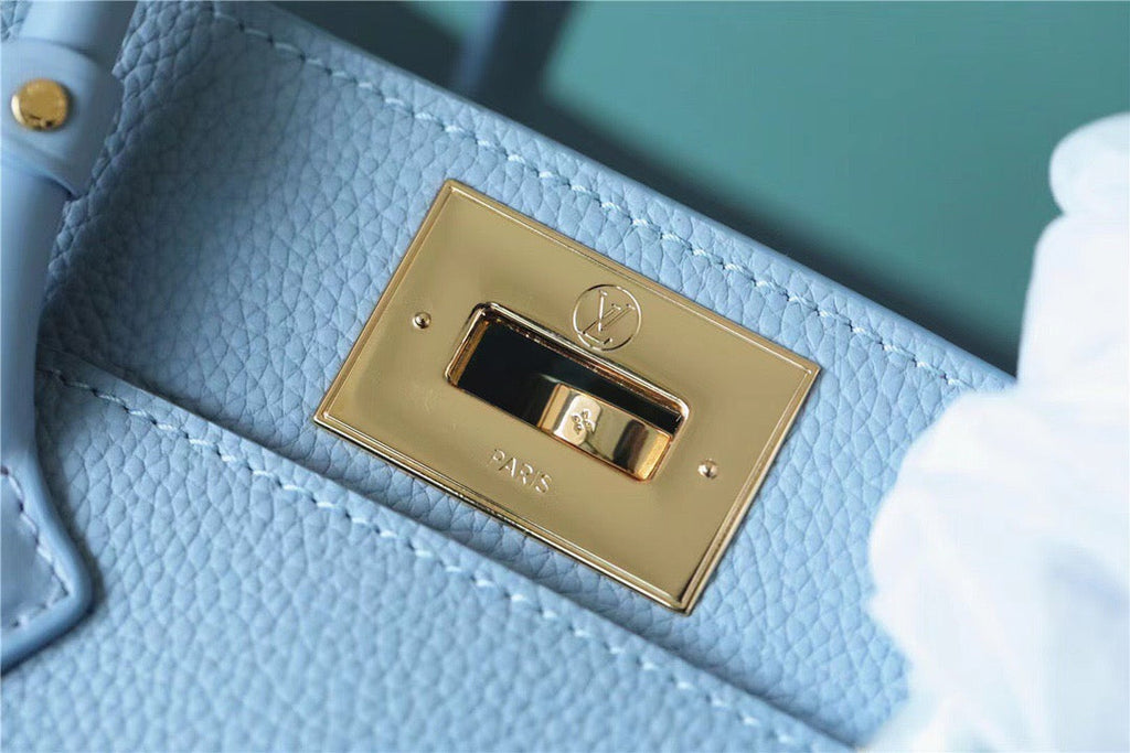 Louis Vuitton On My Side PM Mahina Bleu Nuage Blue For Women,  Shoulder And Crossbody Bags 25cm/9.8in Louis Vuitton M59432