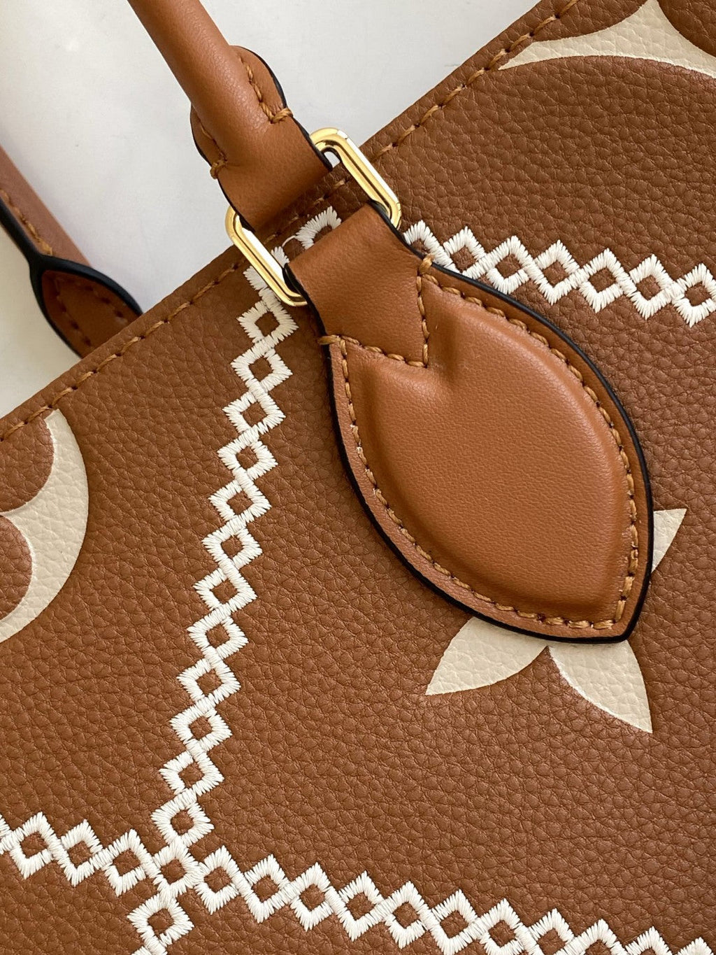 Louis Vuitton Onthego MM Tote Bag Monogram Empreinte Arizona Brown For Women, Women Handbags, Shoulder Bags And Crossbody Bags 13.8in/35cm Louis Vuitton M46015