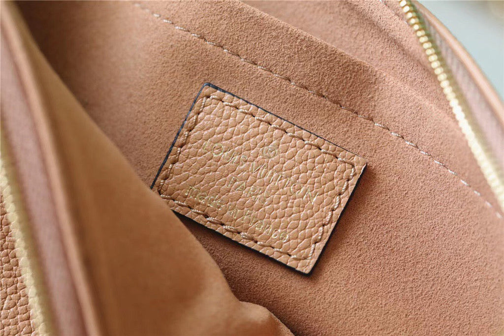 Louis Vuitton Multi Pochette Accessoires Monogram Empreinte Arizona Beige / Cream For Women,  Shoulder And Crossbody Bags 9.8in/25cm Louis Vuitton M45983