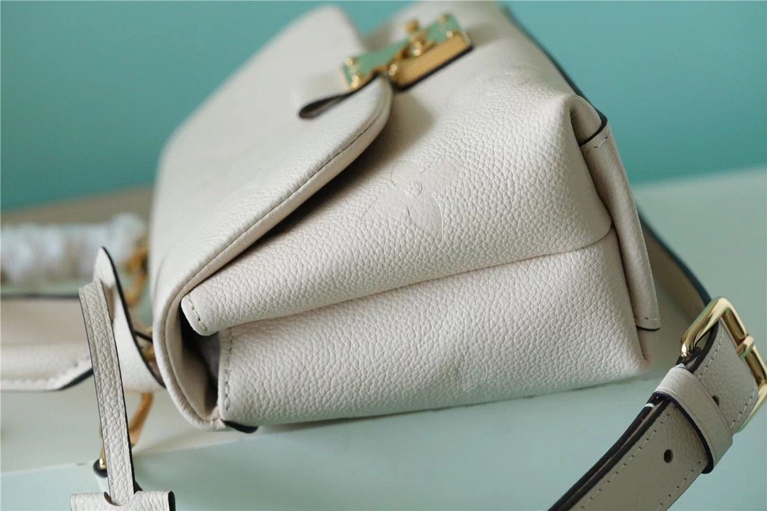 Louis Vuitton Madeleine Burberry Monogram Empreinte Creme Beige For Women,  Shoulder and Crossbody Bags 9.4in/24cm Louis Vuitton M46008