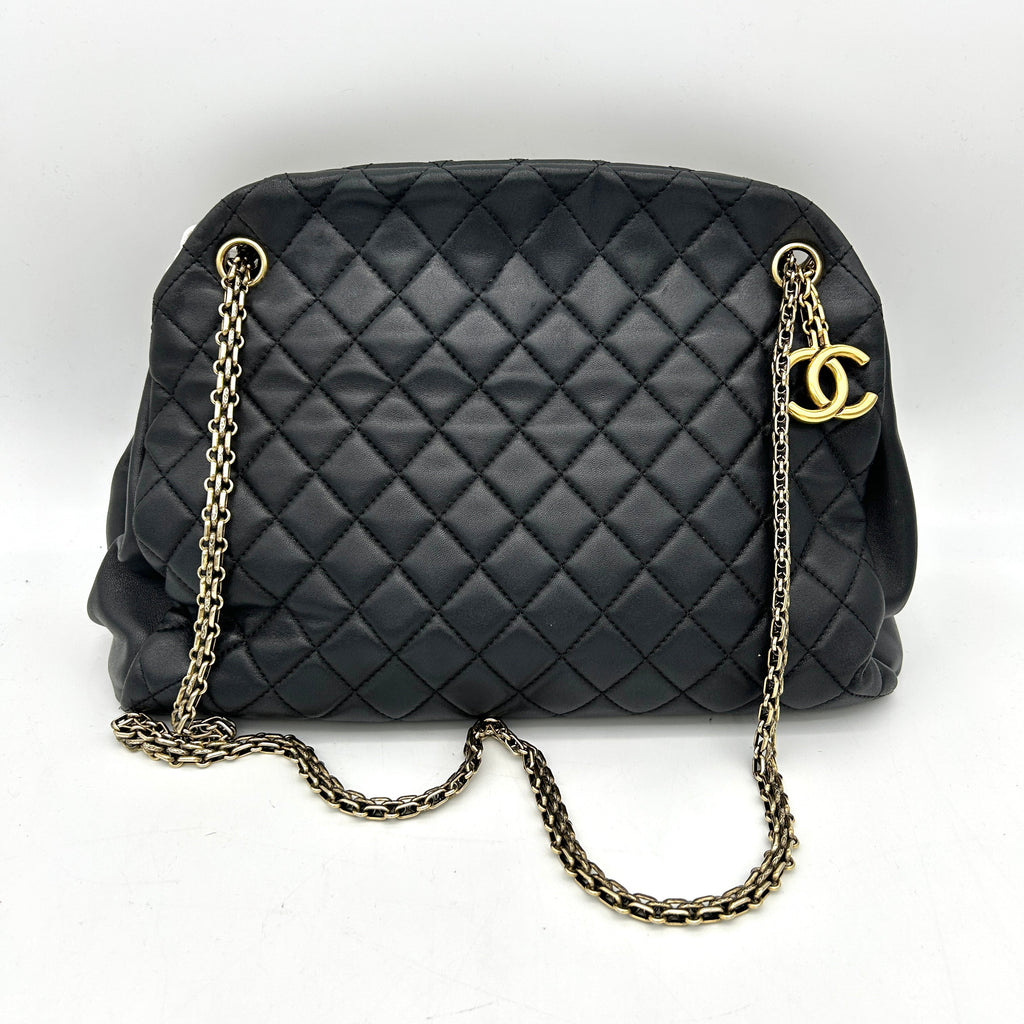 Chanel Matelasse Chain Shoulder Black Leather LA4509