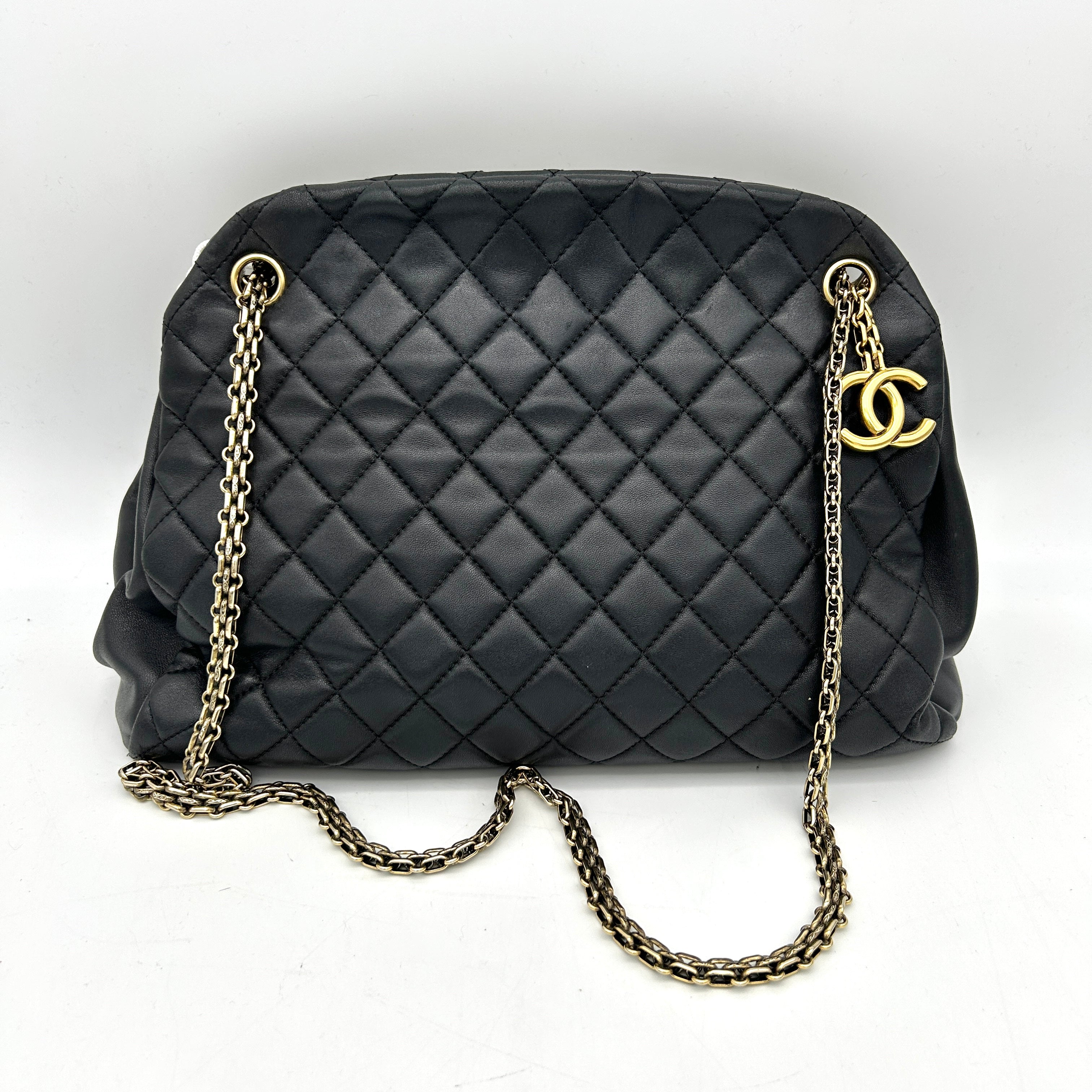 Chanel Matelasse Chain Shoulder Black Leather LA4509