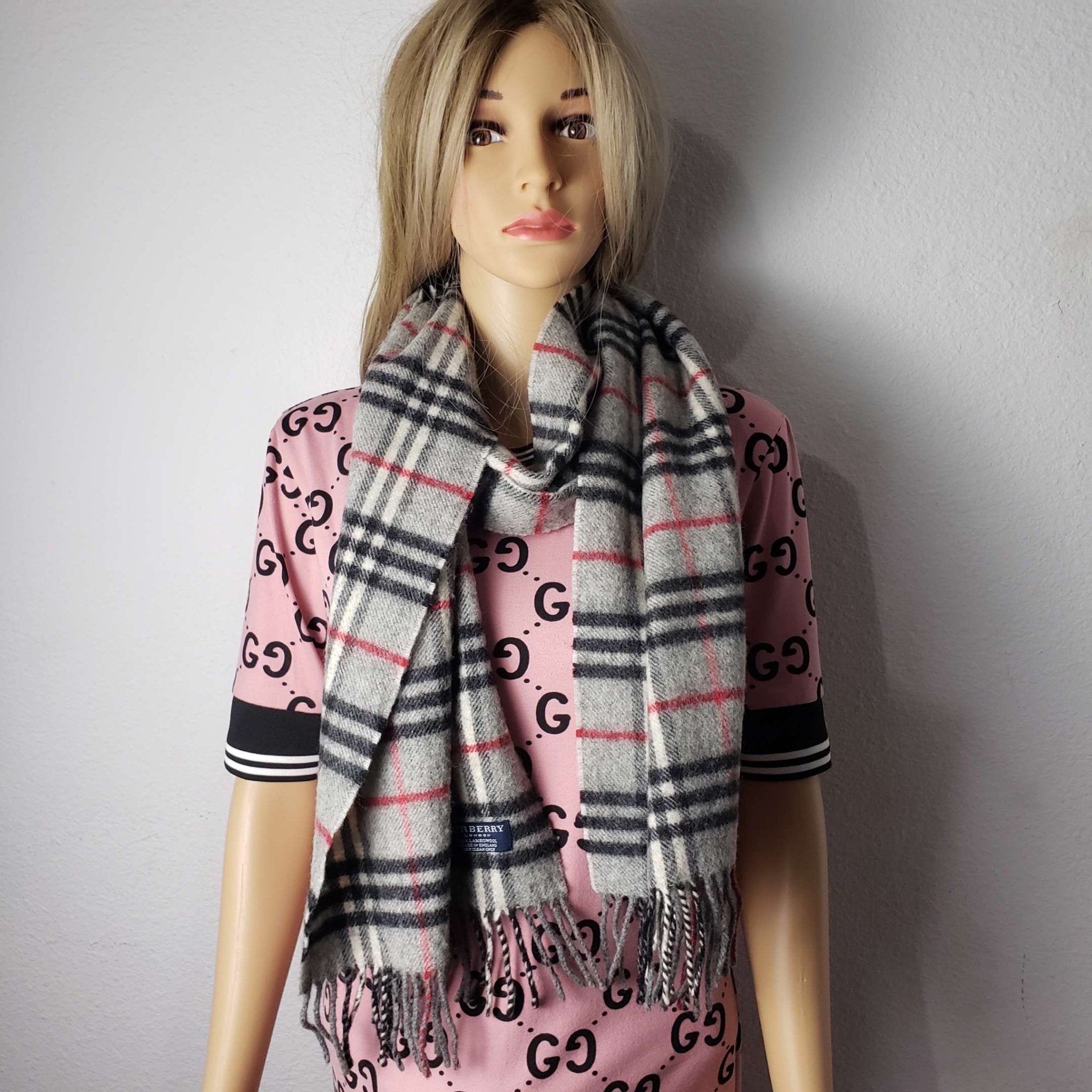 Burberry Classic Scarf 100% Lambswool
