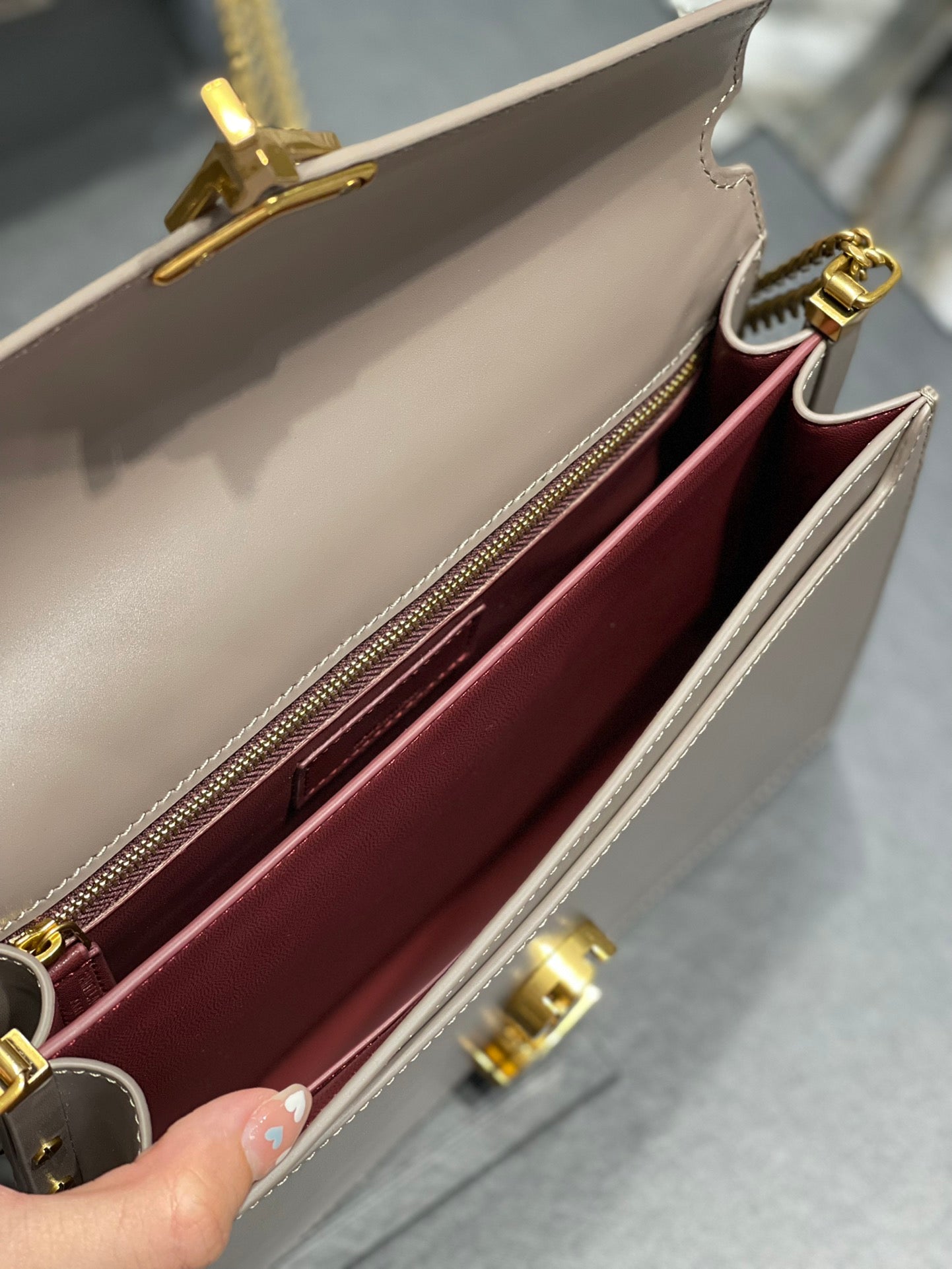 YSSL Cassandra Medium Chain Bag In Grain De Poudre Embossed For Women 8in/22cm YSL