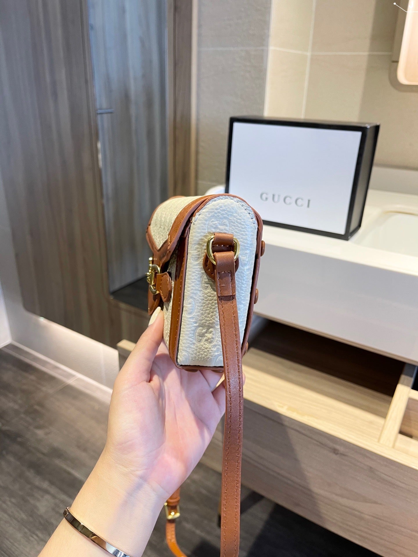 LB - New 1:1 rep  Bags Gucci 330