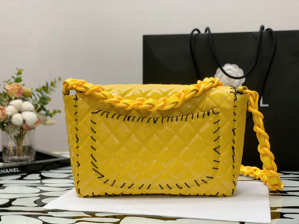 Chanelouis Vuittoninyl Classic Yellow Shoulder bag For Women 29cm/11.5in