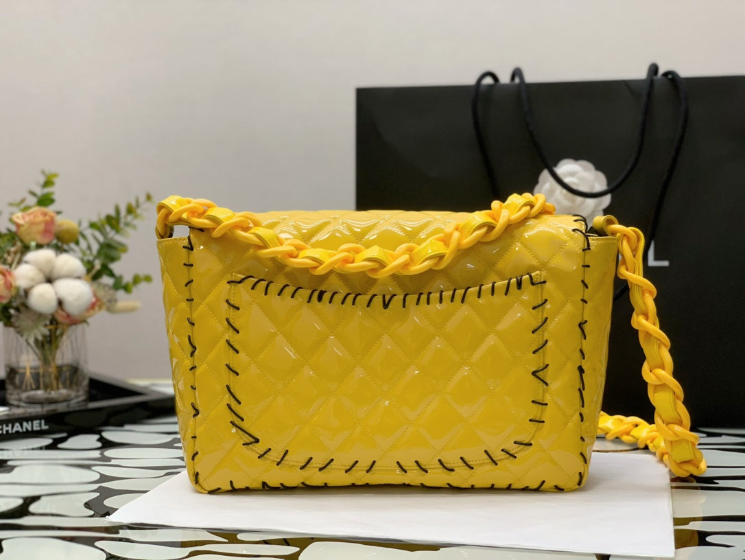 Chanelouis Vuittoninyl Classic Yellow Shoulder bag For Women 29cm/11.5in