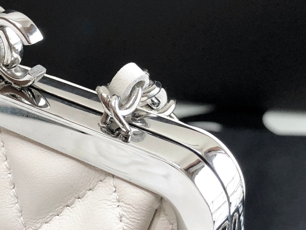 Chanel Cruise Clutch Crossbaby White Bag For Women 13cm/5in