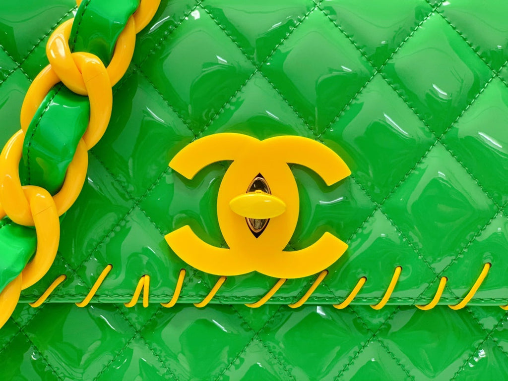 Chanelouis Vuittoninyl Classic Green and Yellow Shoulder bag For Women 29cm/11.5in