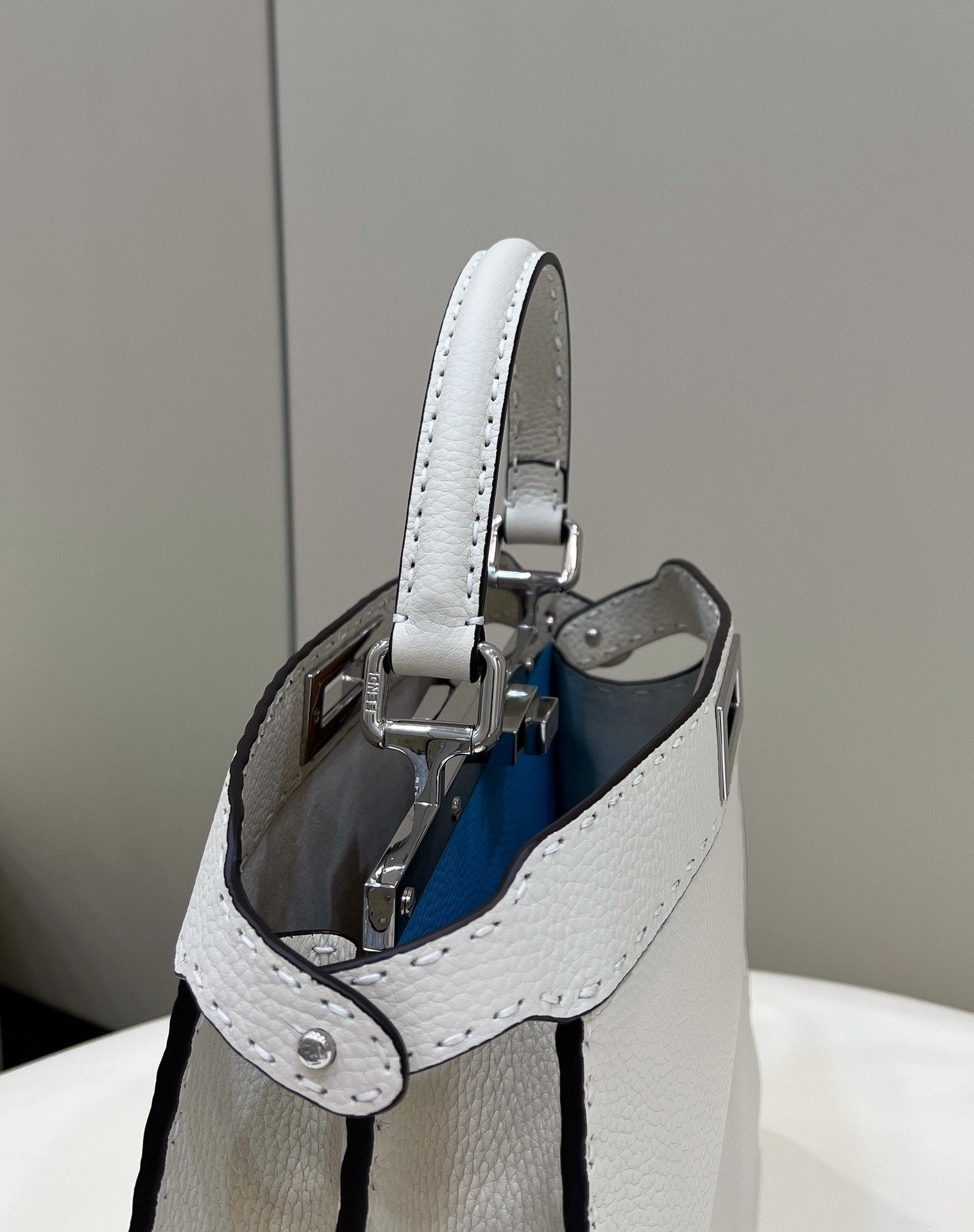 FI ISeeU MeGLAMIum White For Women, Handbags, Shoulder Bags 13.1in/33.5cm FF