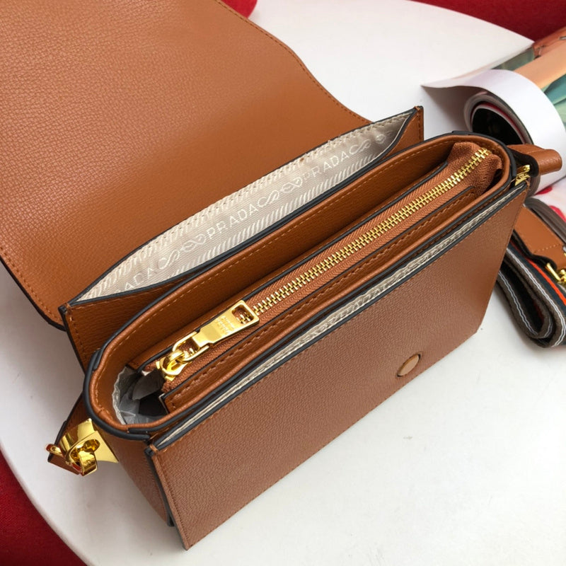 Barnes-Bags - Prada Bags - 904
