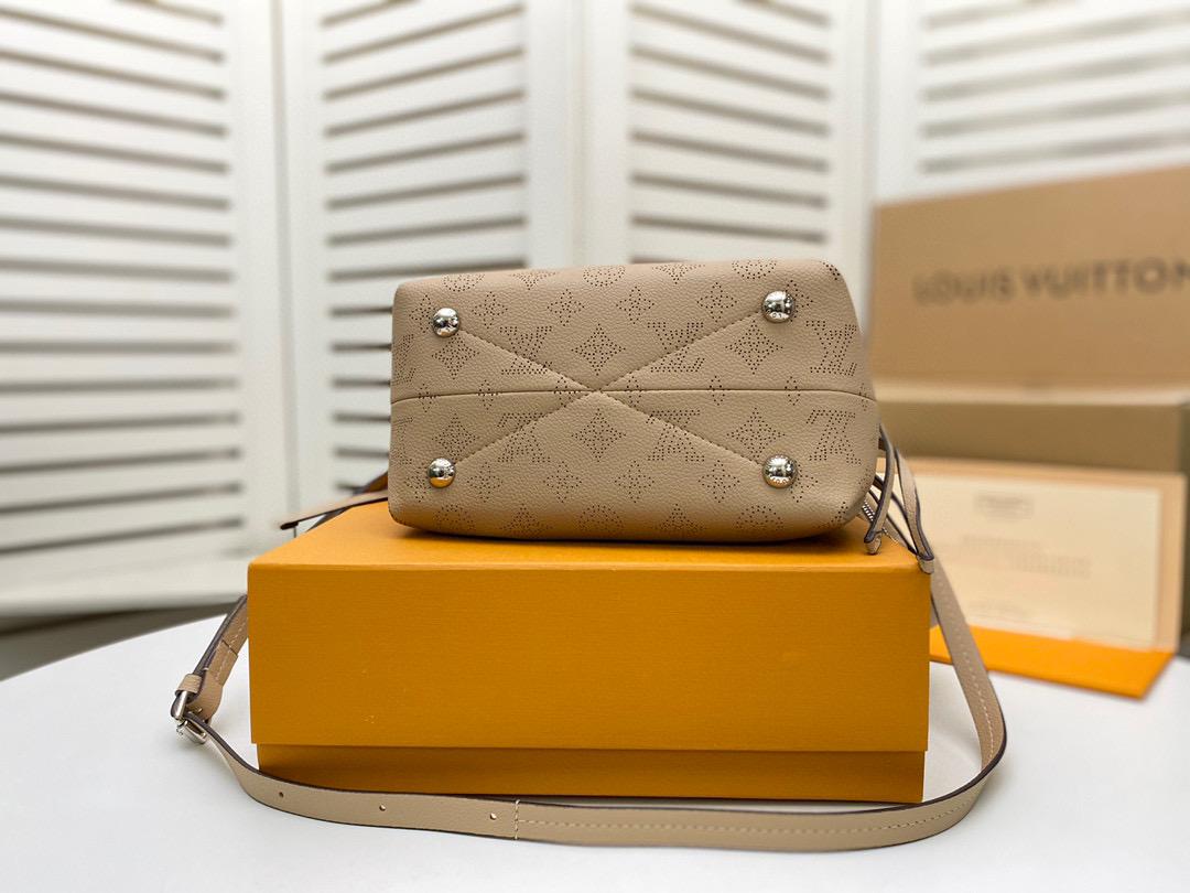 Louis Vuitton Bella Bucket Bag Mahina Galet Grey For Women, WomenÃƒÂ¢Ã¢â€šÂ¬Ã¢â€žÂ¢s Handbags, Shoulder And Crossbody Bags 7.5in/22cm Louis Vuitton M57201