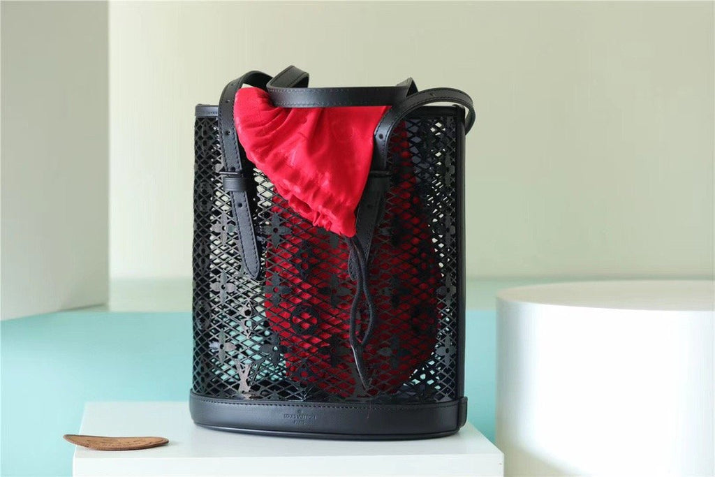Louis Vuitton Bucket PM Monogram Lace By Nicolas Ghesquiere Black For Women,  Shoulder And Crossbody Bags 26cm/10.2in Louis Vuitton M20352