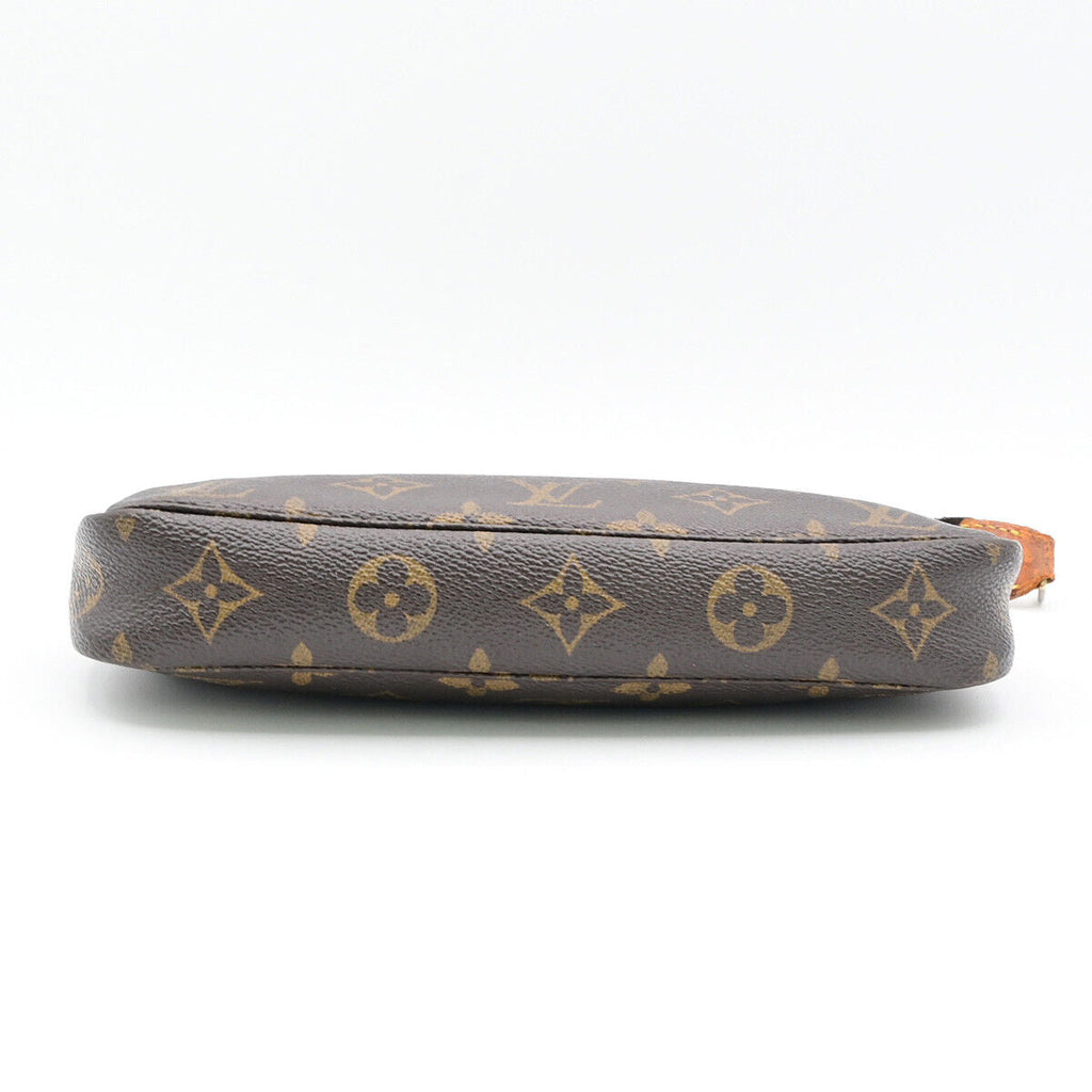 Louis Vuitton Pochette Accessoires  Canvas Clutch Bag