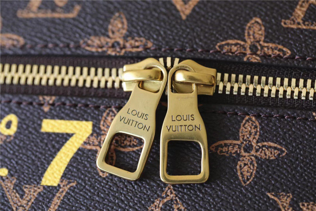 Louis Vuitton Vertical Box Trunk Monogram Canvas For Men, Bags, Shoulder And Crossbody Bags 8.7in/22cm Louis Vuitton M59664
