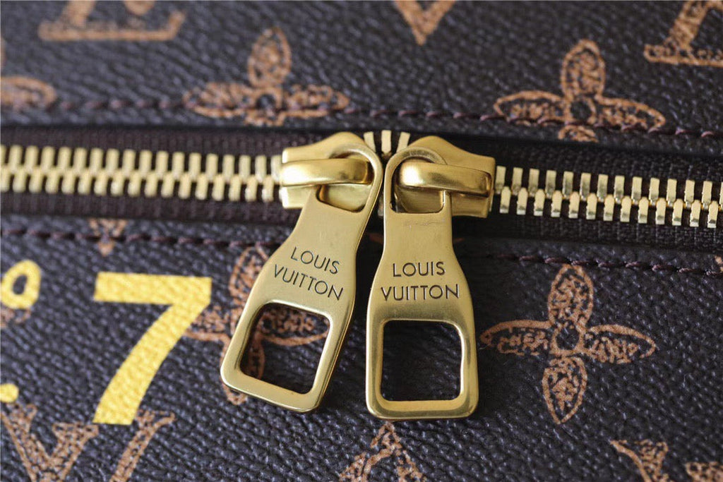 Louis Vuitton Vertical Box Trunk Monogram Canvas For Men, Bags, Shoulder And Crossbody Bags 8.7in/22cm Louis Vuitton M59664