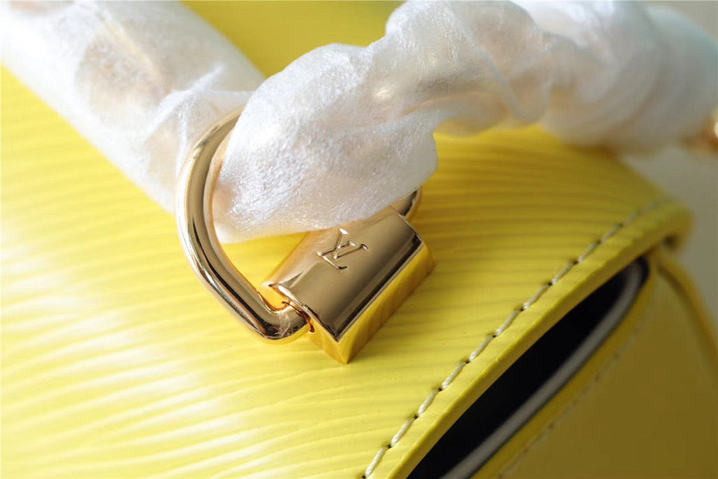Louis Vuitton Twist PM Epi Yellow For Women,  Shoulder And Crossbody Bags 7.5in/19cm Louis Vuitton