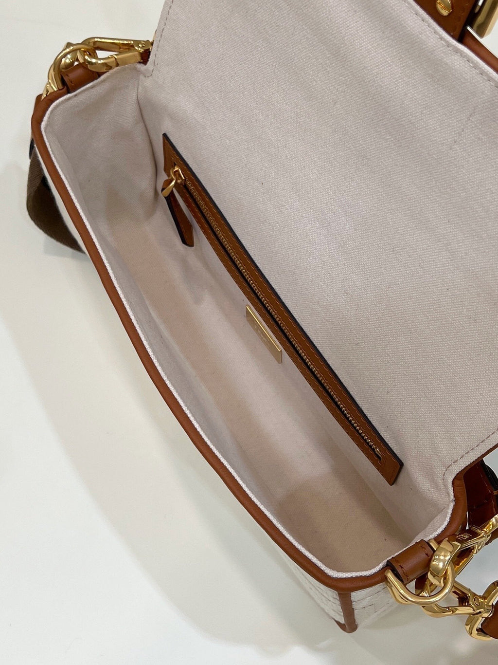 Baguette White For Women, Women’ Handbags, Shoulder And Crossbody Bags 10.6in/27cm FF 8BR600