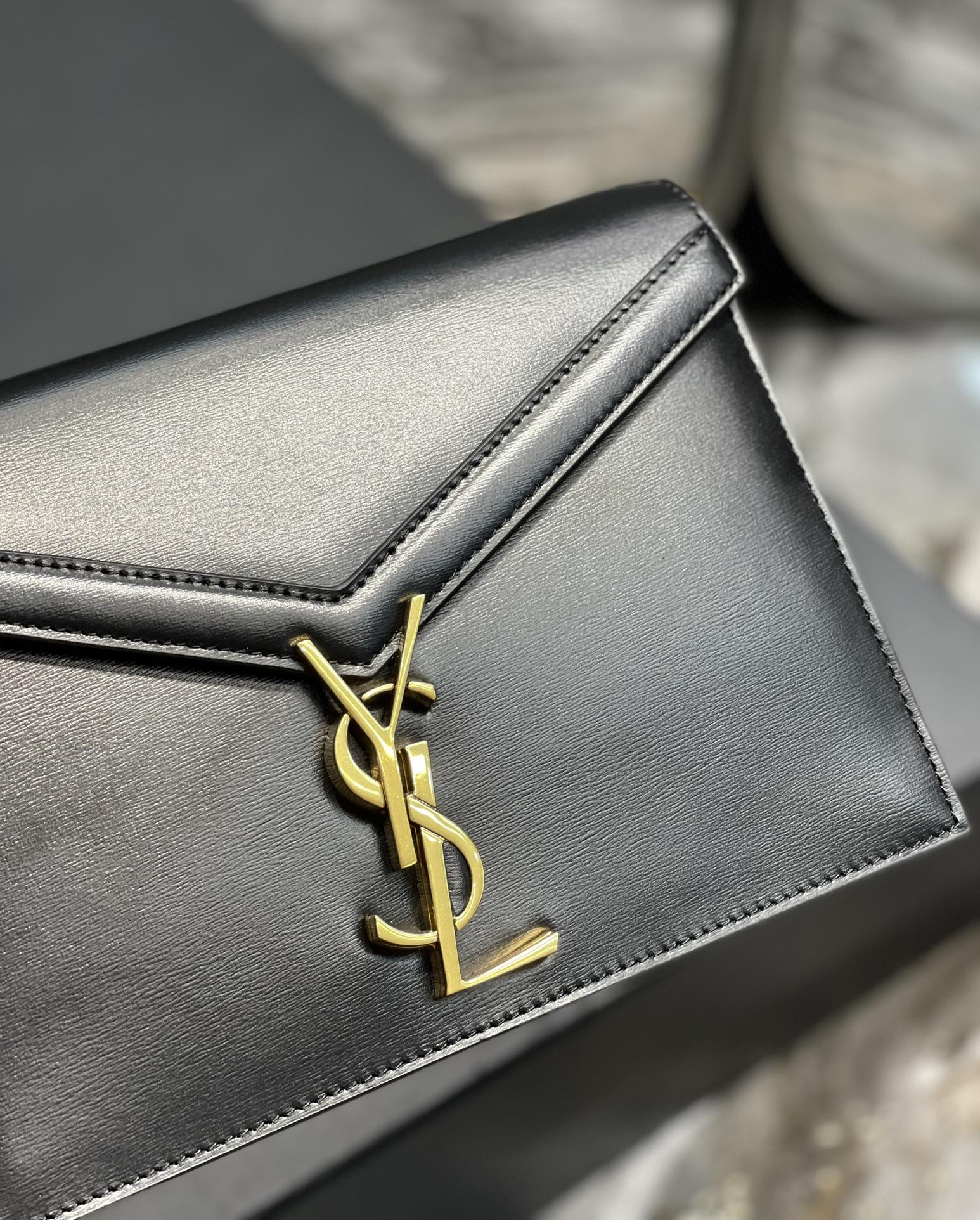 YSSL Cassandra Medium Chain Bag Black In Grain De Poudre Embossed For Women 8in/22cm YSL 5327500SXSW1000