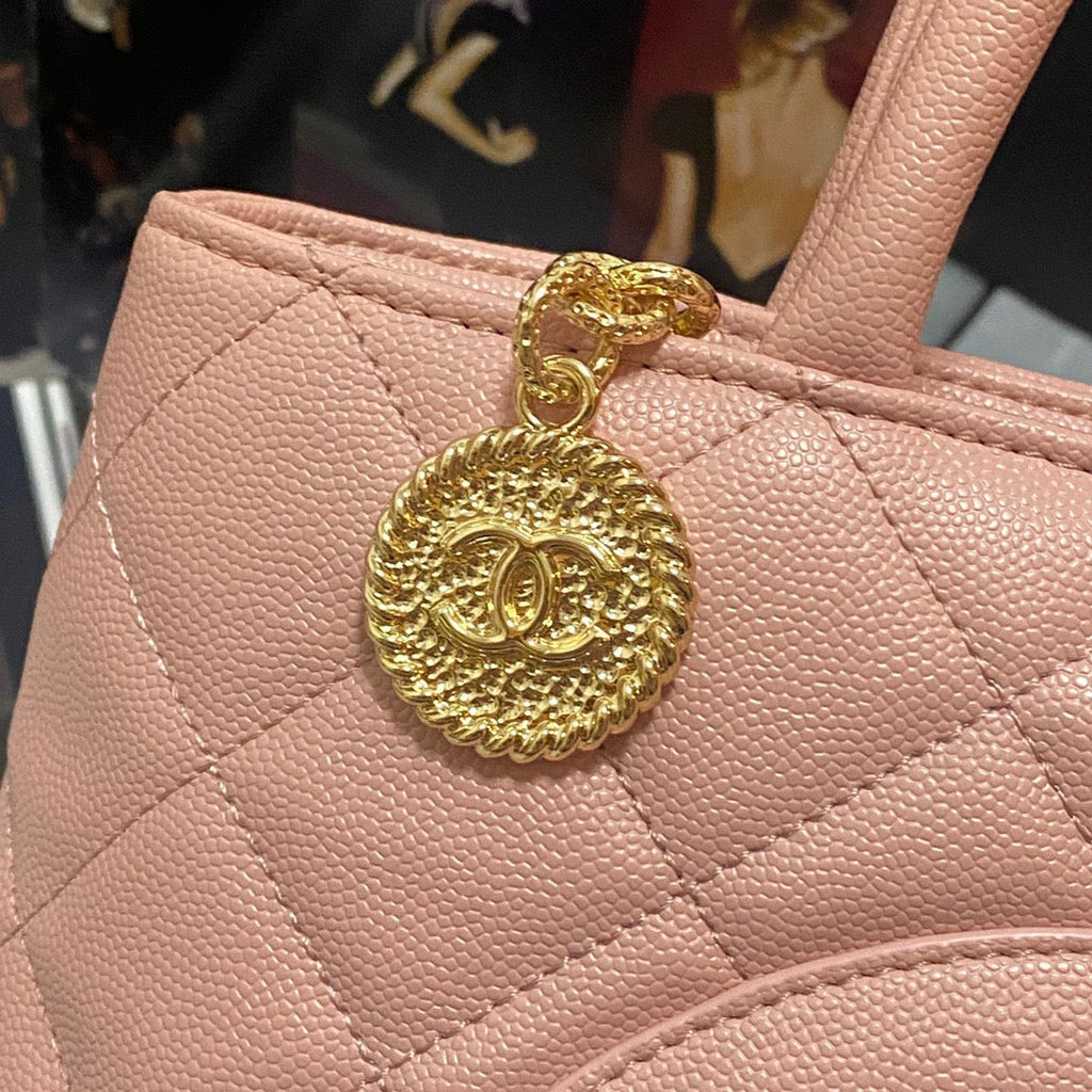 ChanelMedallion Tote Gold Hardware Caviar PiNike For Women Handbags, Shoulder Bags 15.6in/32cmÃ‚Â 