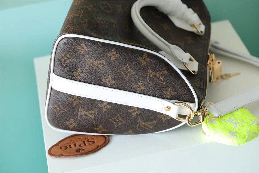 Louis Vuitton Speedy Bandoulière Bag 25 Classic Monogram Canvas For Women Brown 9.8in/25cm Louis Vuitton M20754