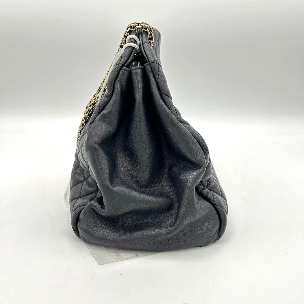 Chanel Matelasse Chain Shoulder Black Leather LA4509