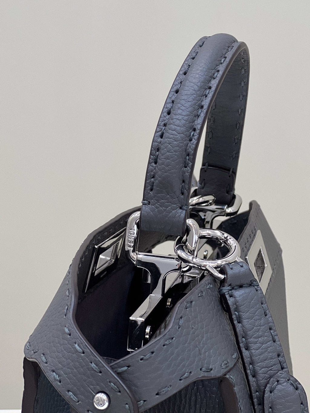 FI ISeeU MeGLAMIum Black For Women, Handbags, Shoulder Bag 13.1in/33.5cm FF