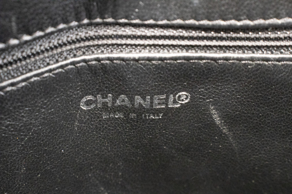 CHANEL SiLouis Vuittoner Medallion Caviar Shoulder Bag Grand Shopping Tote i75