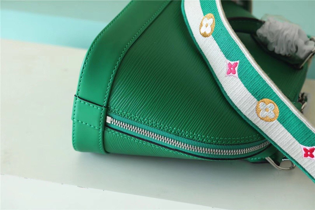 Louis Vuitton Alma Epi Green For Women,  Shoulder And Crossbody Bags 23.5cm/9.3in Louis Vuitton