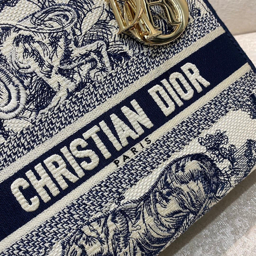 Dior MeDiorum Lady D-Lite Bag Blue Toile de Jouy Reverse Embroidery, Blue Handbags, Crossbody Bags, 24cm CD M0565ORGO_M928