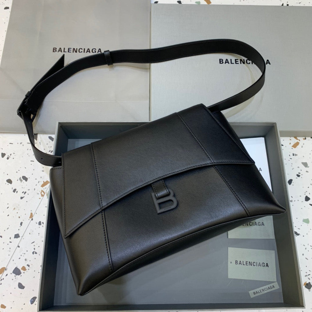 Downtown MeDiorum Shoulder Bag In Black, For Women,  Bags 12.6in/32cm 67135429S171000