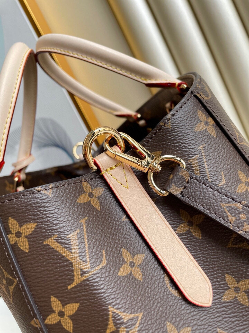 Louis Vuitton Montaigne MM Monogram Canvas For Women,  Shoulder And Crossbody Bags 13in/33cm Louis Vuitton M41056