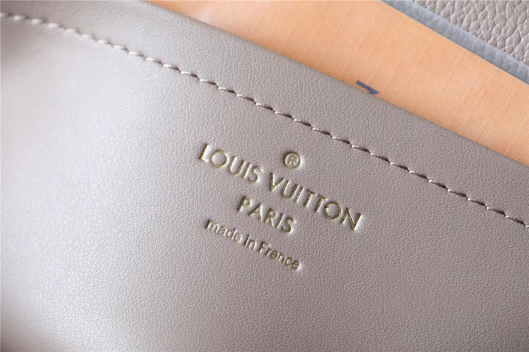Louis Vuitton MarGLAMIau Monogram Empreinte Dove Gray For Women,  Shoulder And Crossbody Bags 9.6in/29.5cm Louis Vuitton M46199