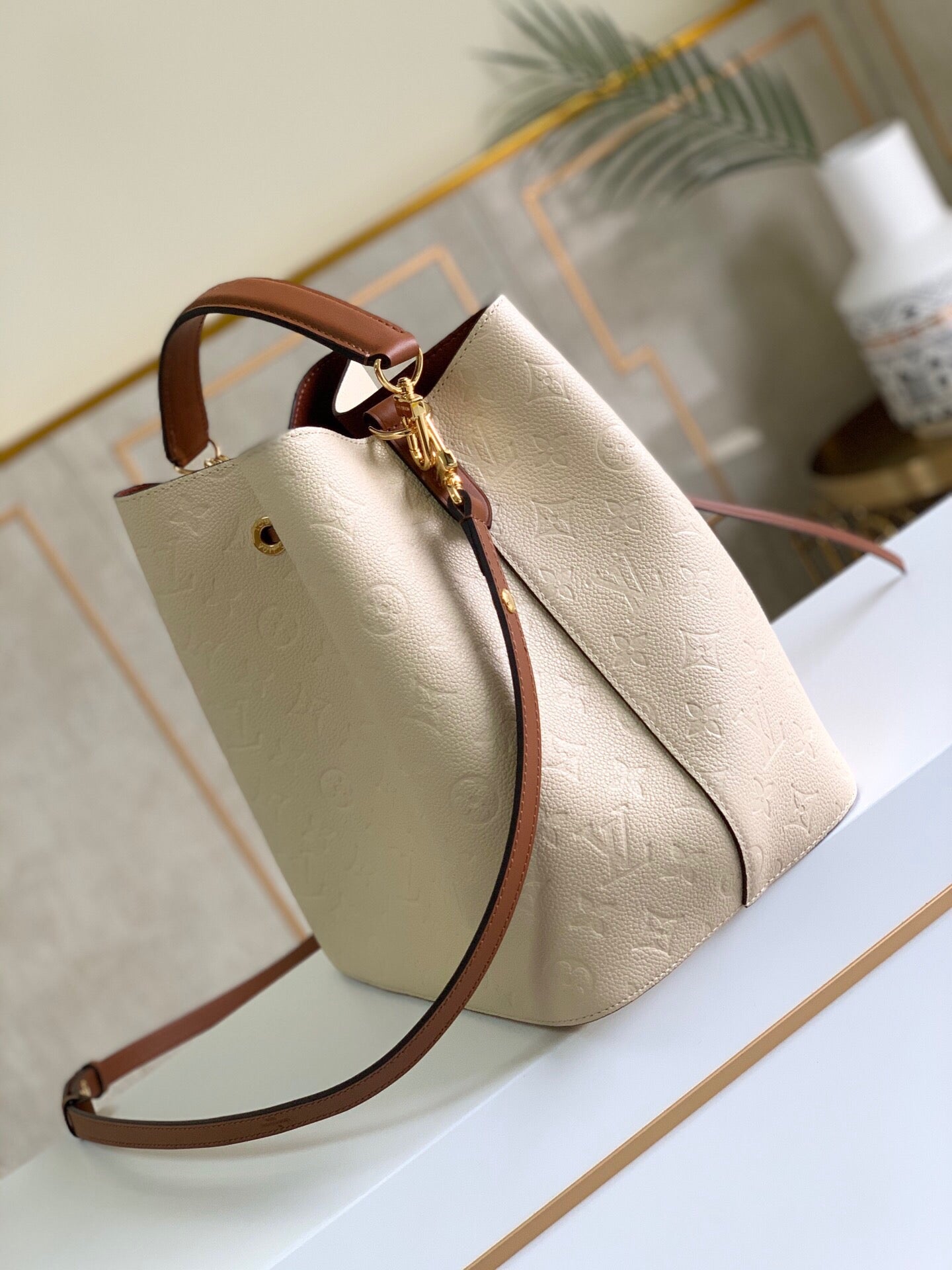 Louis Vuitton NeoNoe MM Bucket Bag Monogram Empreinte Creme For Women, WomenÃƒÂ¢Ã¢â€šÂ¬Ã¢â€žÂ¢s Bags, Shoulder Bags 10.2in/26cm Louis Vuitton M45307