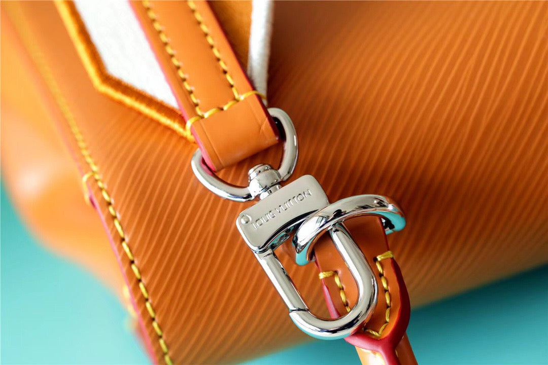 Louis Vuitton Cluny Mini Epi Gold Miel For Women,  Shoulder And Crossbody Bags 20cm/7.9in Louis Vuitton M58931