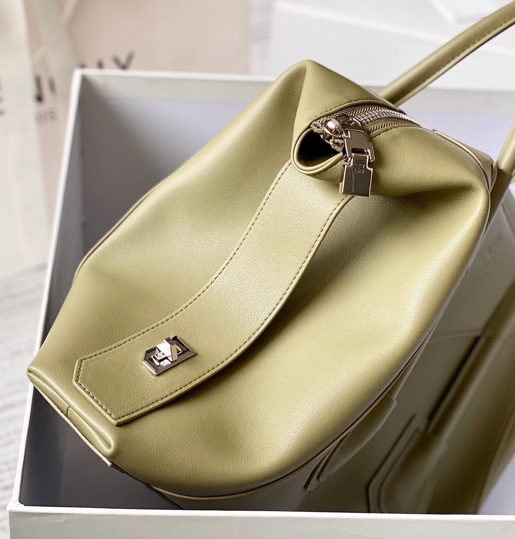 gv Small Antigona Soft Bag Green For Women, Handbags, Shoulder Bags 17.7in/45cm GVCÃ‚Â 