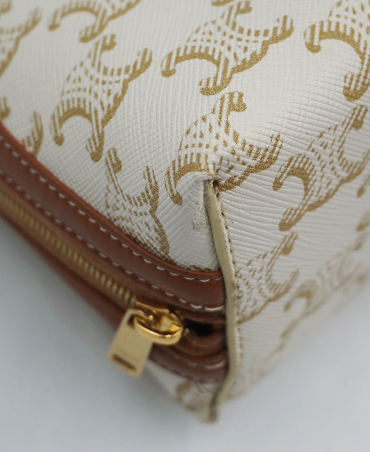 Triomphe Clutch Chain Tan, Multicolor