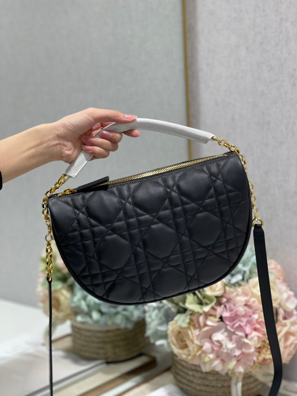 Dior MeDiorum Vibe Hobo Bag Black Cannage, Black Handbags, Crossbody Bags, 30cm CD M7201ONOA_M911