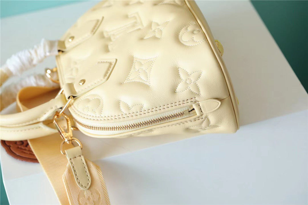 Louis Vuitton Alma Banana Yellow For Women,  Shoulder And Crossbody Bags 9.6in/25cm Louis Vuitton M59821