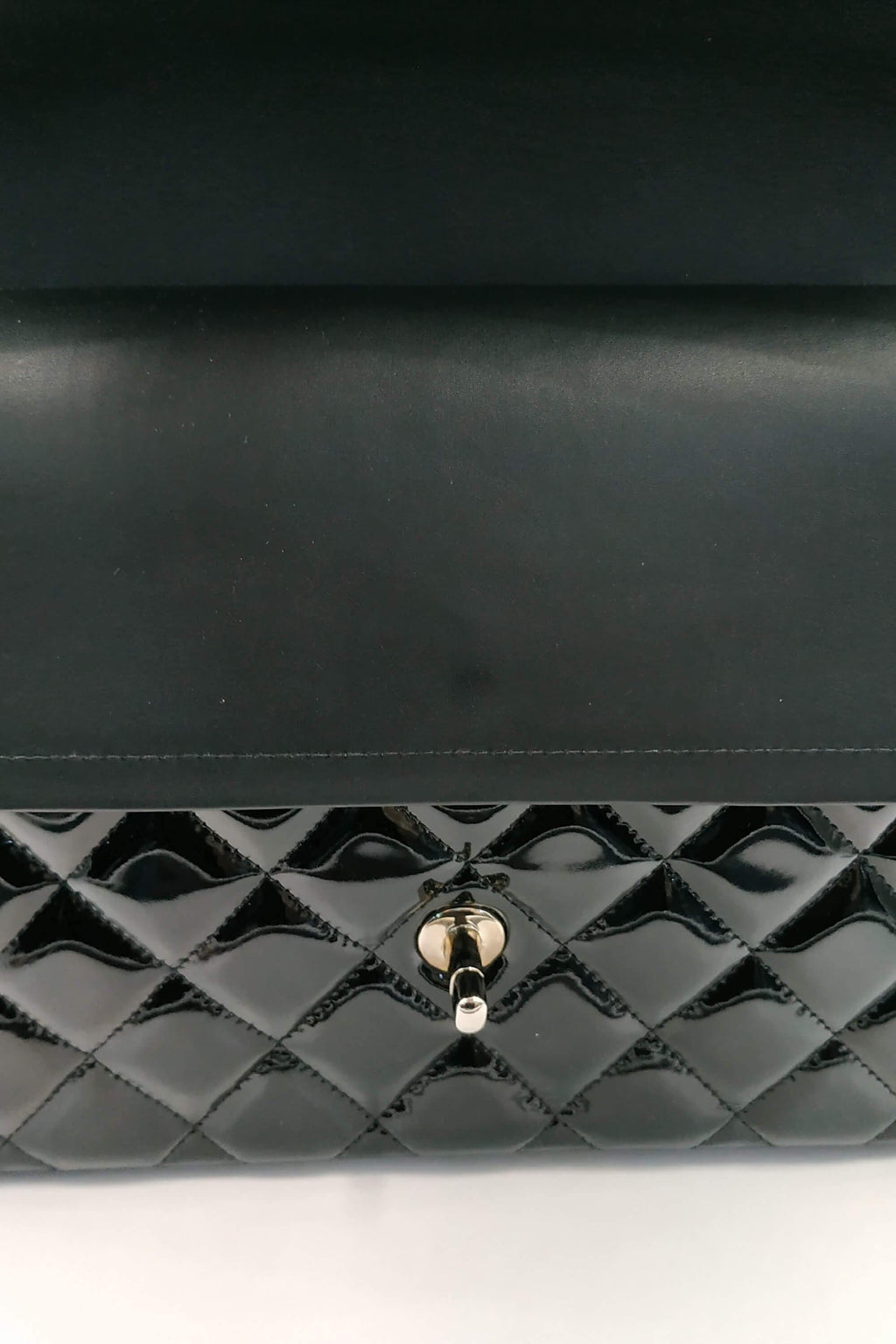 Quilted Patent Jumbo Classic Flap Bag with SiLouis Vuittoner Hardware Black